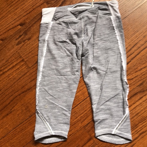 Lululemon leggings size 6 - Picture 2 of 6